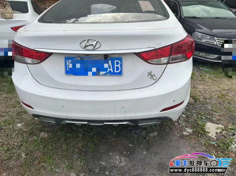 15年现代朗动轿车抵押车出售