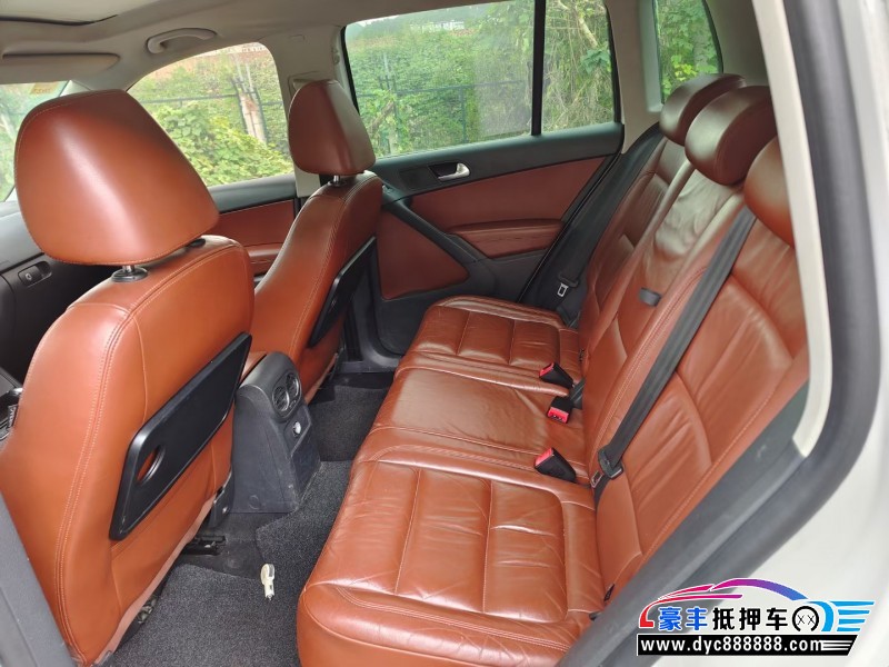 11年大众途威轿车抵押车出售