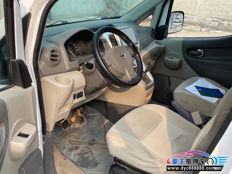 17年日产NV200轿车抵押车出售
