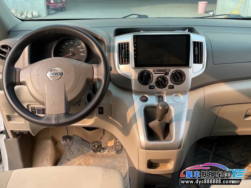 17年日产NV200轿车抵押车出售