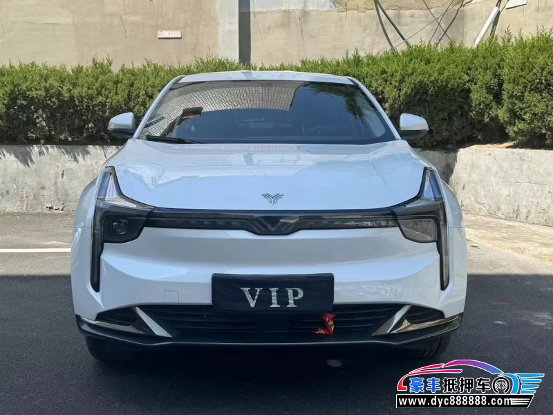 24年哪吒U轿车抵押车出售