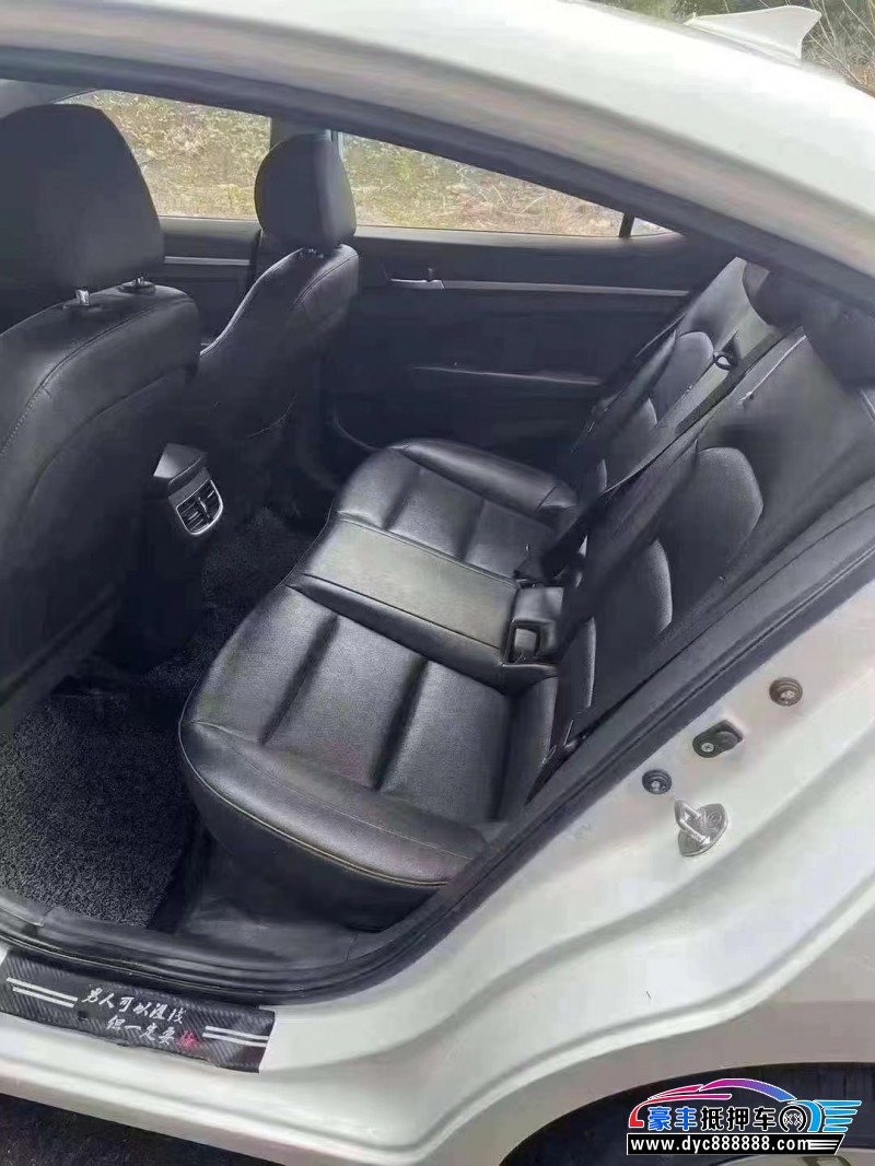 21年现代领动轿车抵押车出售