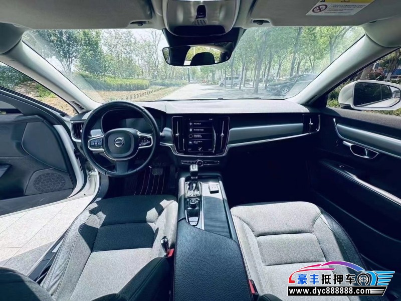 19年沃尔沃S90轿车抵押车出售
