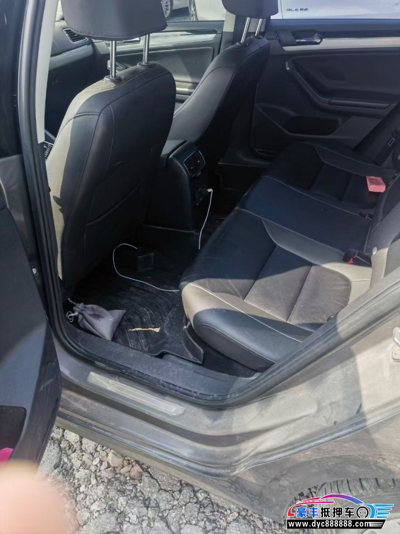 17年大众速腾轿车抵押车出售