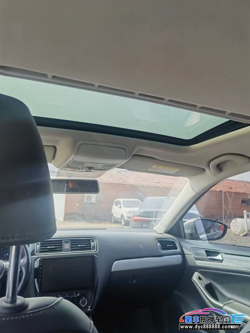 17年大众速腾轿车抵押车出售