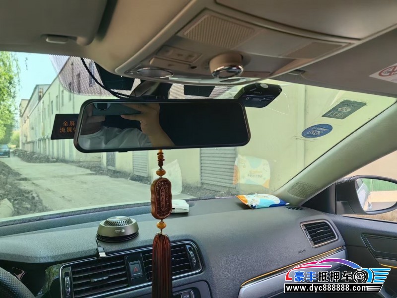 19年大众速腾轿车抵押车出售