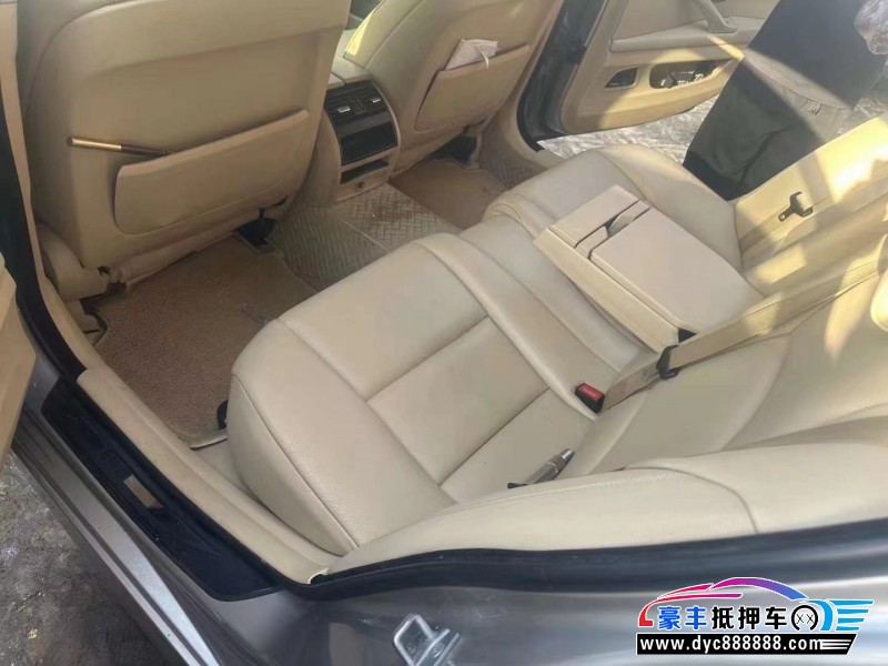 13年宝马5系轿车抵押车出售