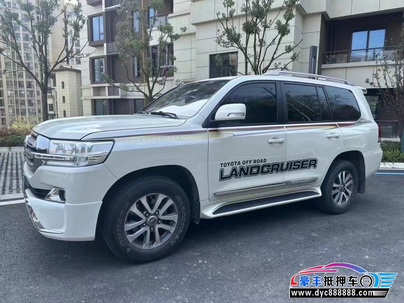 17年丰田兰德酷路泽（陆巡）轿车抵押车出售