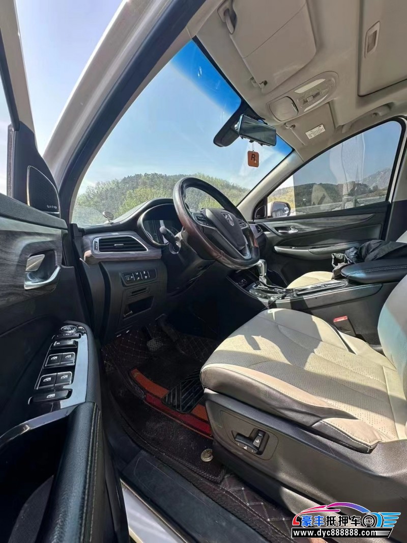 18年宝骏730轿车抵押车出售