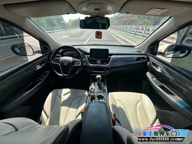 18年宝骏730轿车抵押车出售