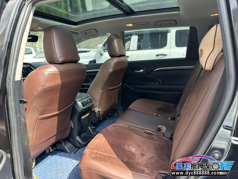 22年丰田汉兰达轿车抵押车出售