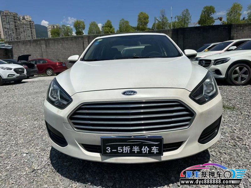 18年福特福睿斯轿车抵押车出售