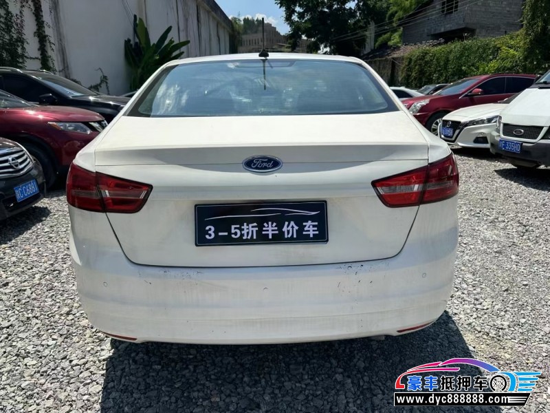 18年福特福睿斯轿车抵押车出售