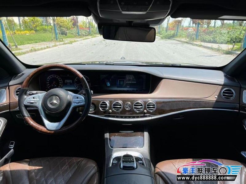 18年奔驰迈巴赫S级轿车抵押车出售