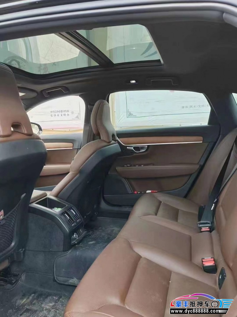 22年沃尔沃S90轿车抵押车出售