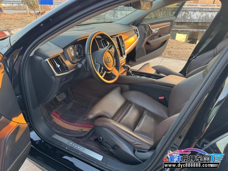 20年沃尔沃S90轿车抵押车出售