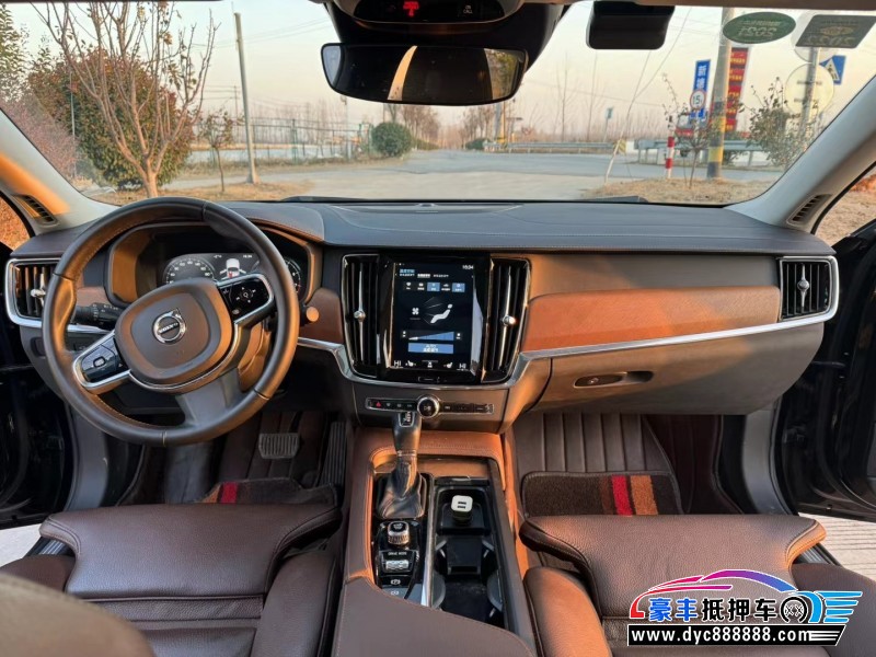 20年沃尔沃S90轿车抵押车出售