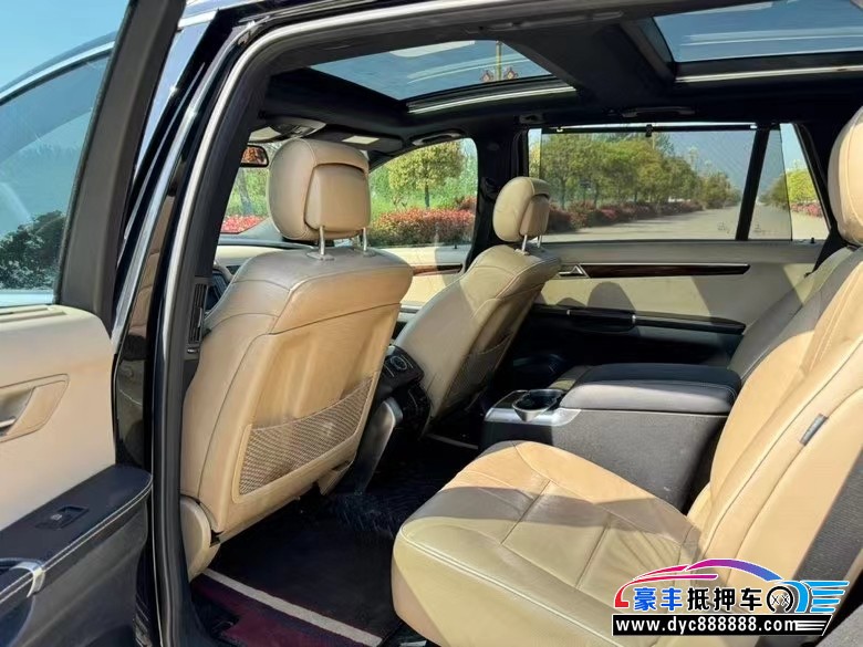 12年奔驰RMPV抵押车出售