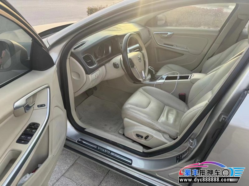 14年沃尔沃S60轿车抵押车出售