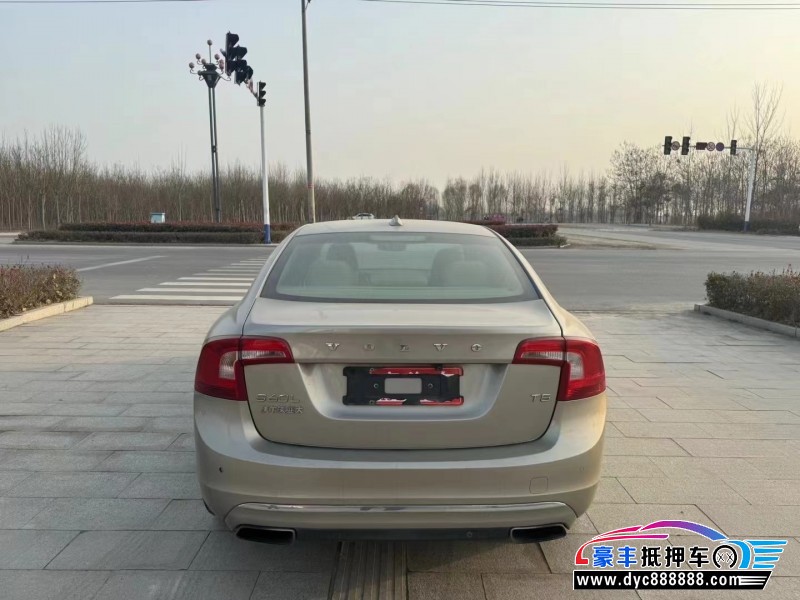 14年沃尔沃S60轿车抵押车出售