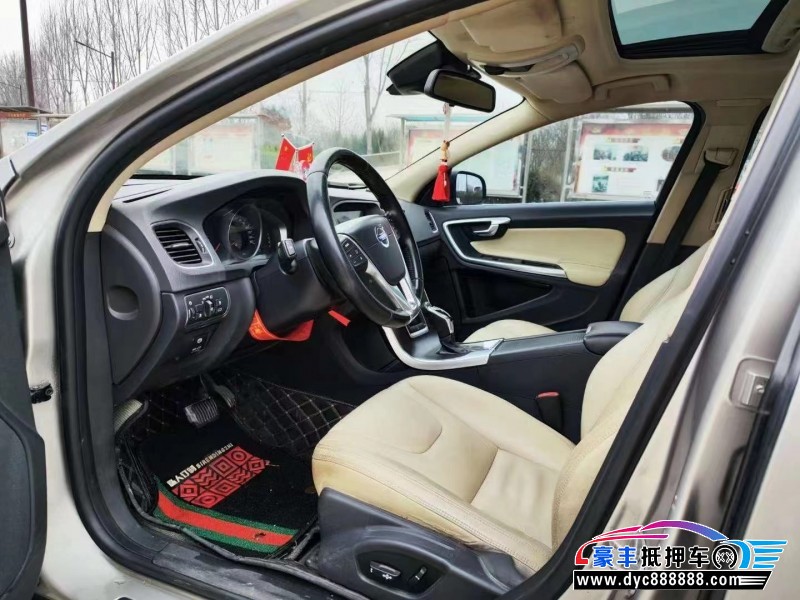 14年沃尔沃S60轿车抵押车出售