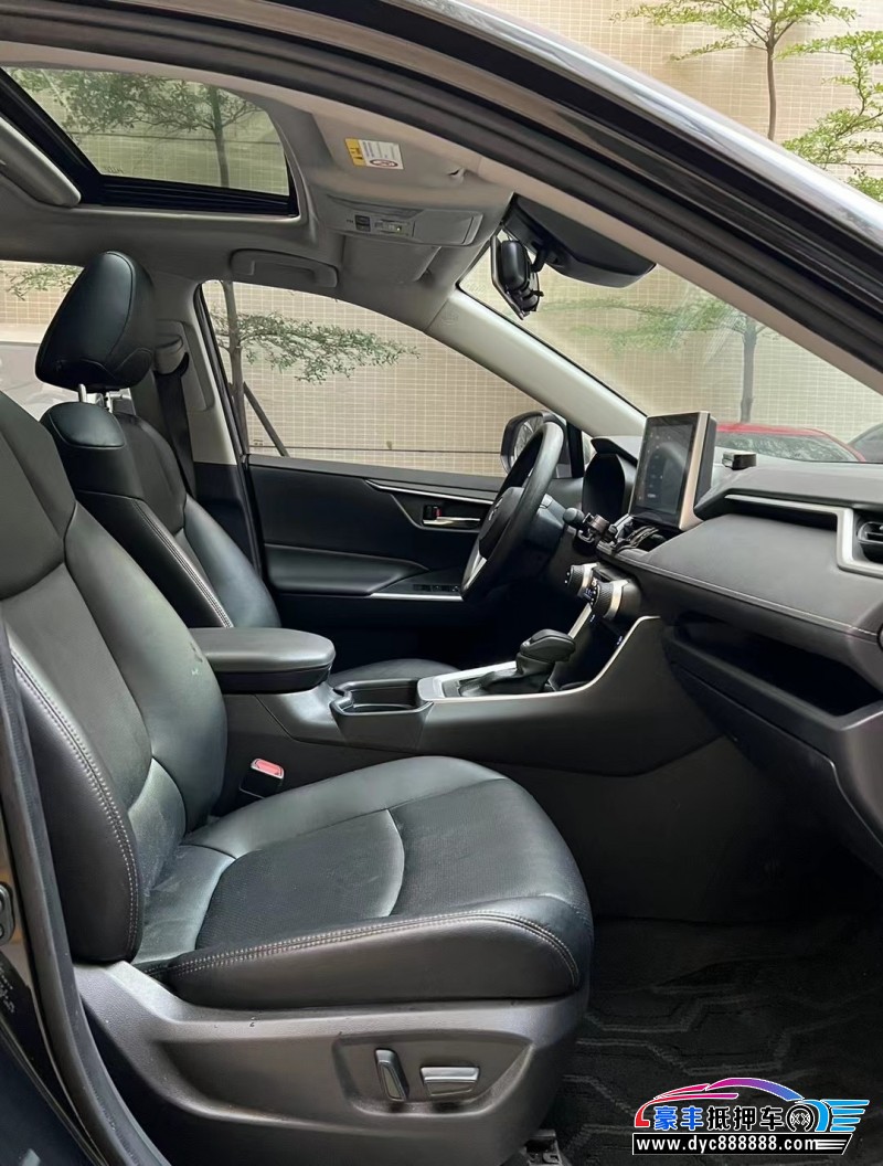 22年丰田RAV4轿车抵押车出售