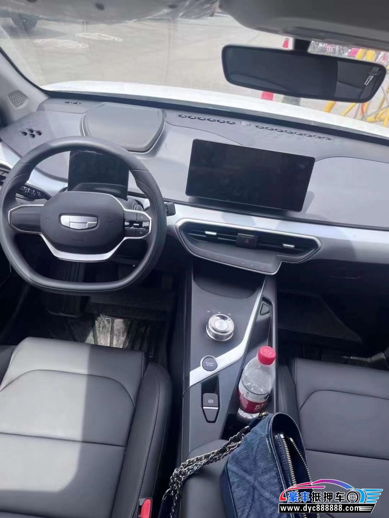 24年吉利几何轿车抵押车出售