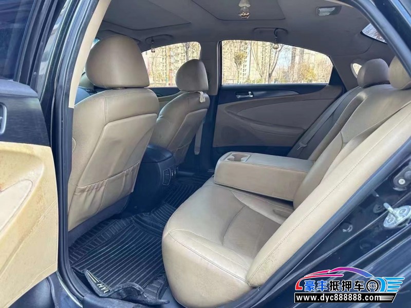 16年现代索纳塔八轿车抵押车出售