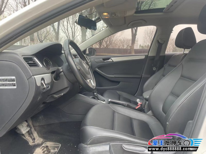 14年大众速腾轿车抵押车出售