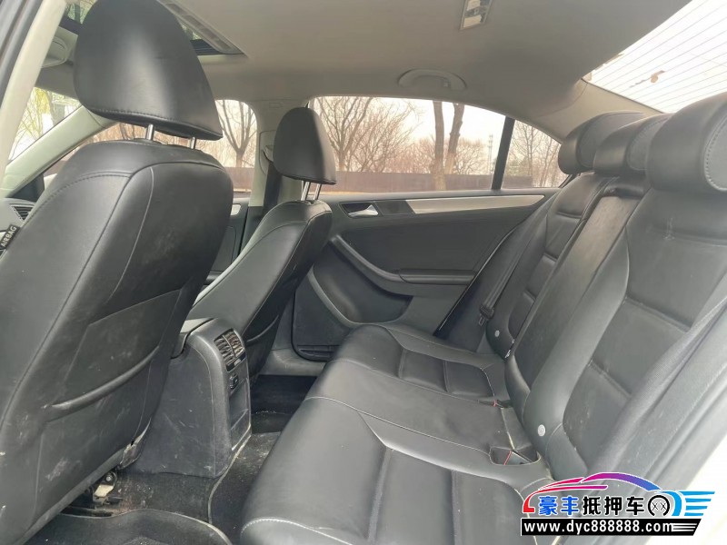 14年大众速腾轿车抵押车出售