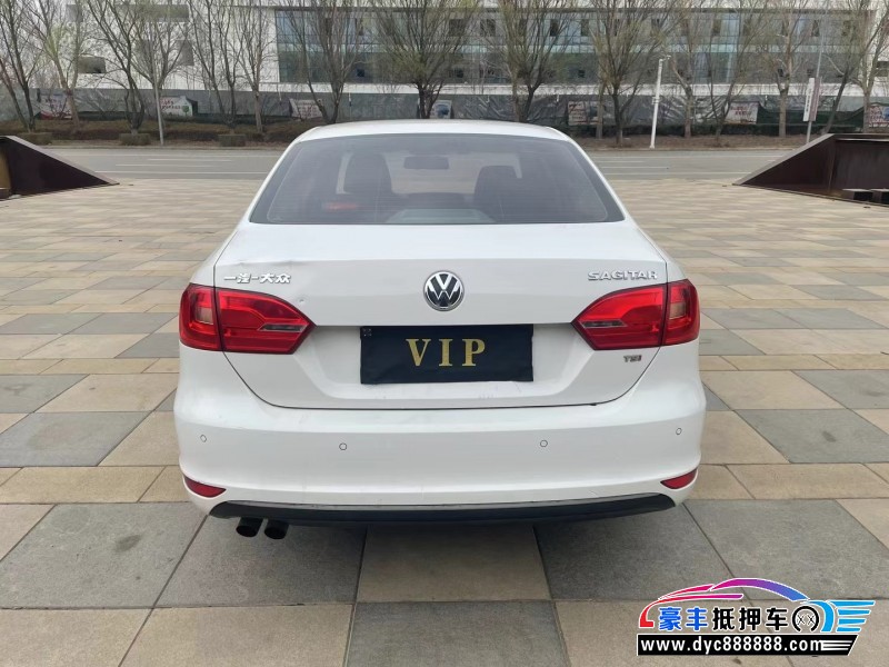 14年大众速腾轿车抵押车出售