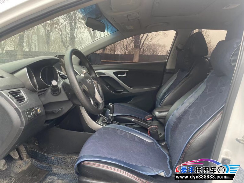 16年现代朗动轿车抵押车出售