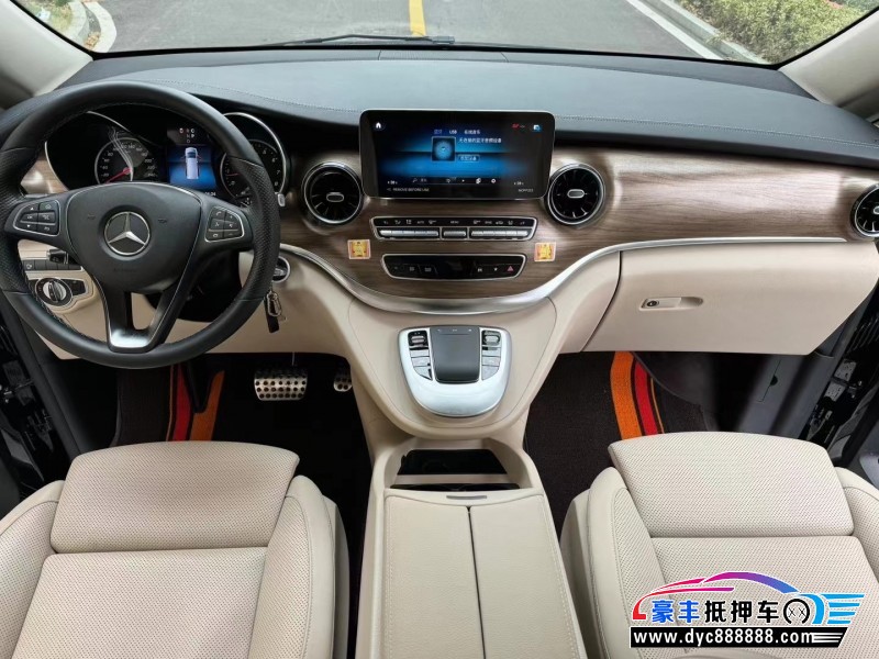 21年奔驰V轿车抵押车出售