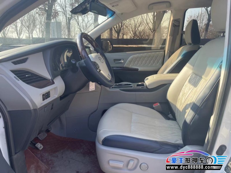 19年丰田塞纳轿车抵押车出售