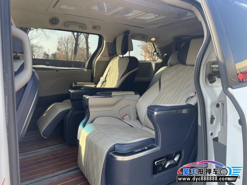 19年丰田塞纳轿车抵押车出售