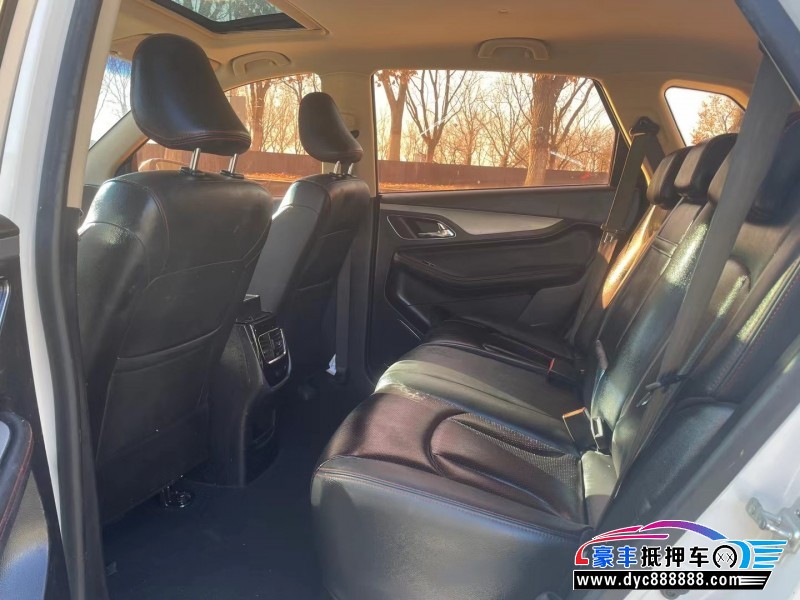 17年宝骏560轿车抵押车出售