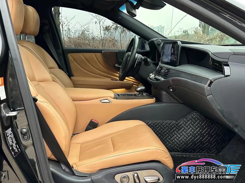 22年雷克萨斯LS轿车抵押车出售