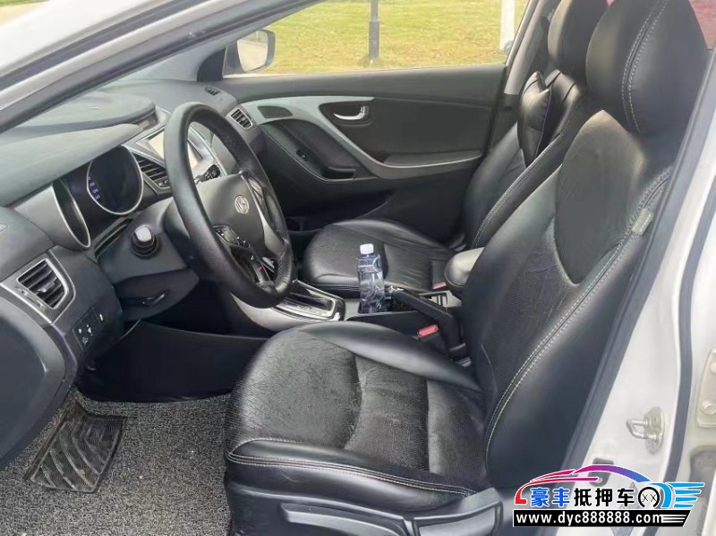 16年现代朗动轿车抵押车出售