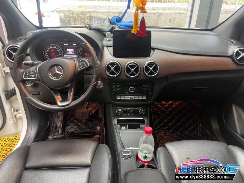 18年奔驰B轿车抵押车出售