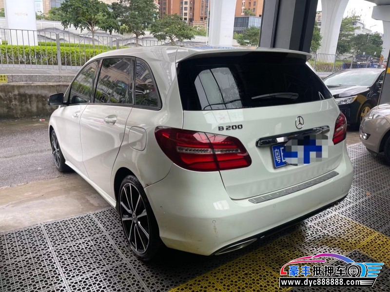 18年奔驰B轿车抵押车出售