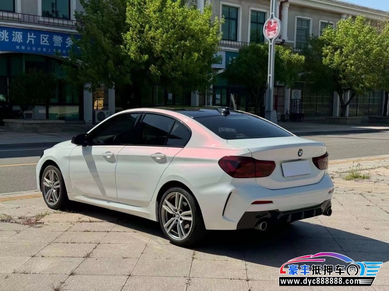 20年宝马1系轿车抵押车出售