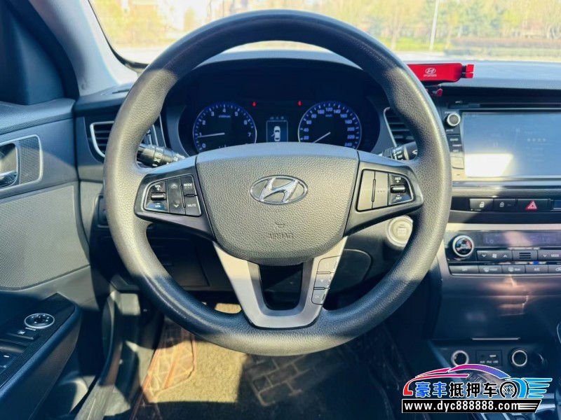 14年现代名图轿车抵押车出售