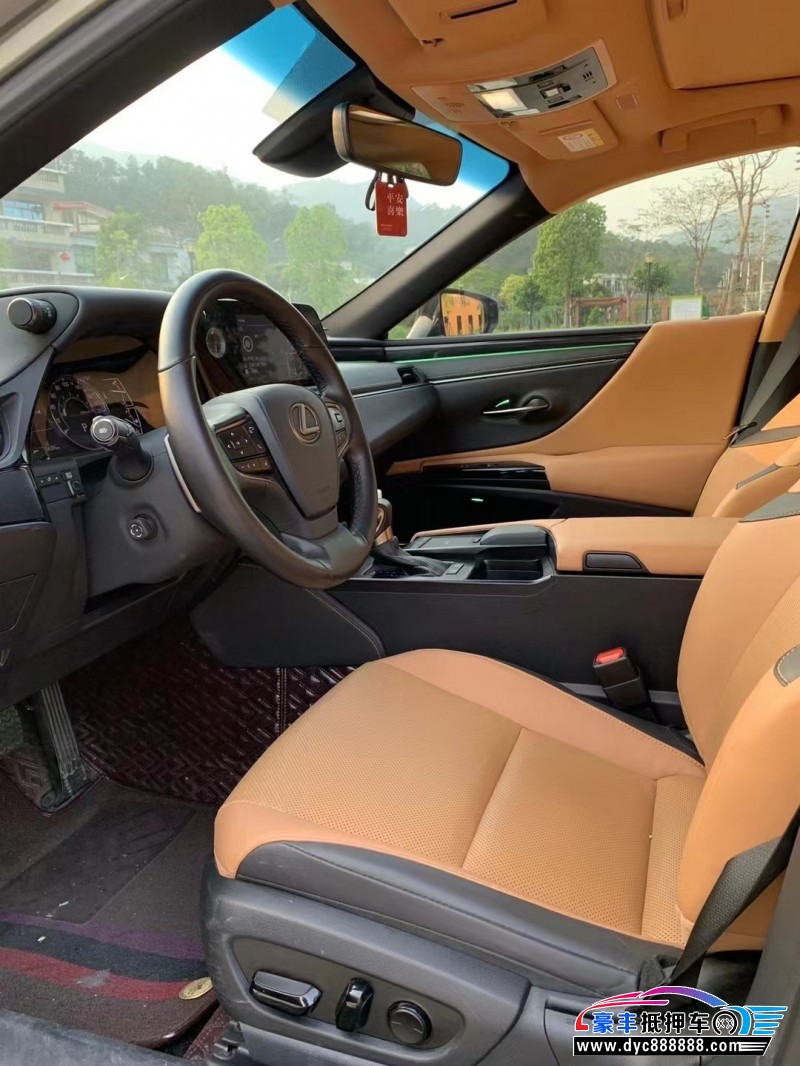 22年雷克萨斯ES轿车抵押车出售