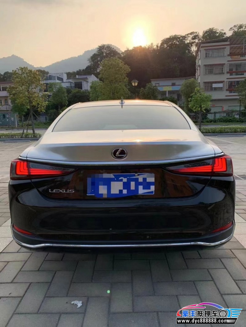 22年雷克萨斯ES轿车抵押车出售