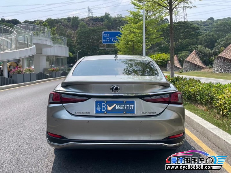 20年雷克萨斯ES轿车抵押车出售