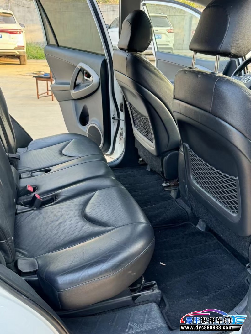 13年丰田RAV4轿车抵押车出售