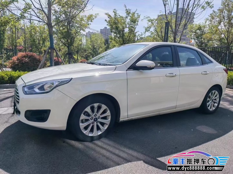 18年福特福睿斯轿车抵押车出售