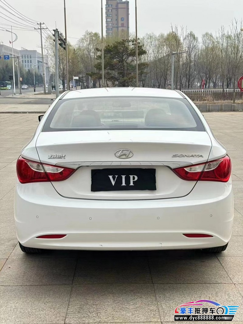 16年现代索纳塔轿车抵押车出售