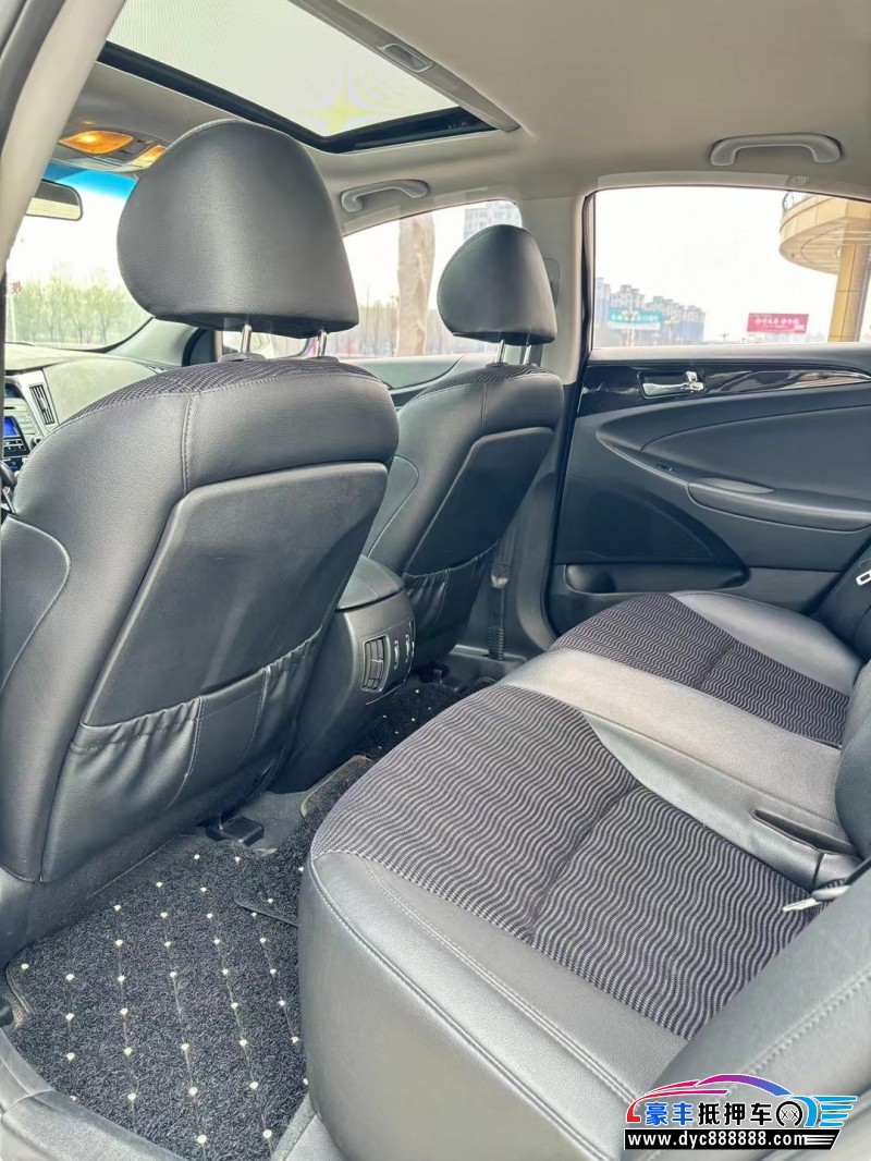 16年现代索纳塔轿车抵押车出售