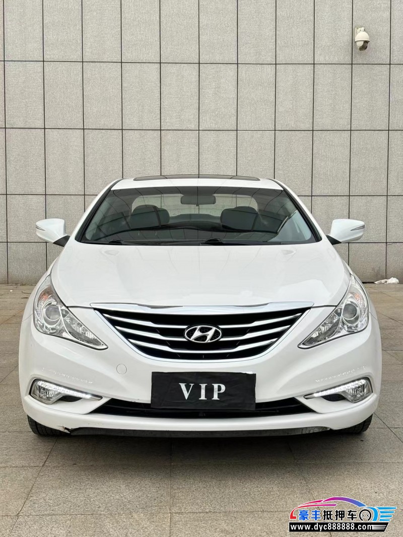 16年现代索纳塔轿车抵押车出售